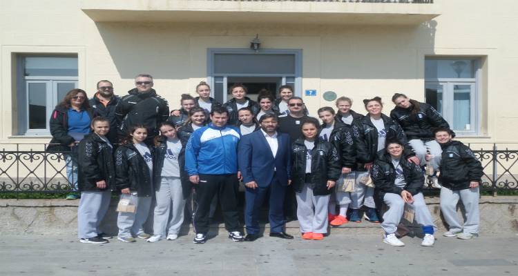 Η Εθνική Ομάδα Χάντμπολ Νεανίδων επισκέφθηκε τον Δήμαρχο Λήμνου (photos)