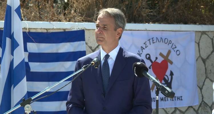 &Mu;&eta;&tau;&sigma;&omicron;&tau;ά&kappa;&eta;&sigmaf; &alpha;&pi;ό &Kappa;&alpha;&sigma;&tau;&epsilon;&lambda;&lambda;ό&rho;&iota;&zeta;&omicron;: &laquo;&Delta;&epsilon;&nu; &alpha;&pi;&epsilon;&iota;&lambda;&omicron;ύ&mu;&epsilon; &kappa;&alpha;&nu;έ&nu;&alpha;&nu;, &alpha;&lambda;&lambda;ά &delta;&epsilon;&nu; &delta;&epsilon;&chi;ό&mu;&alpha;&sigma;&tau;&epsilon; &alpha;&pi;&epsilon;&iota;&lambda;έ&sigmaf; ή &upsilon;&pi;&omicron;&delta;&epsilon;ί&xi;&epsilon;&iota;&sigmaf; &alpha;&pi;ό &kappa;&alpha;&nu;έ&nu;&alpha;&nu;&raquo;