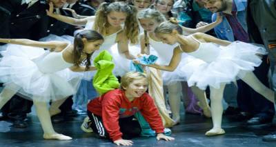 &Alpha;&delta;&alpha;&mu;&alpha;&nu;&tau;ί&alpha; &amp; &Zeta;έ&tau;&alpha; &Mu;&alpha;&sigma;&tau;&rho;&omicron;&delta;&omicron;ύ&kappa;&alpha;: &Epsilon;&nu;&tau;&upsilon;&pi;&omega;&sigma;&iota;ά&zeta;&omicron;&upsilon;&nu; &tau;&omicron; &kappa;&omicron;&iota;&nu;ό &omicron;&iota; &delta;ύ&omicron; &mu;&iota;&kappa;&rho;έ&sigmaf; &eta;&theta;&omicron;&pi;&omicron;&iota;&omicron;ί &alpha;&pi;ό &tau;&eta; &Lambda;ή&mu;&nu;&omicron;! (photos)