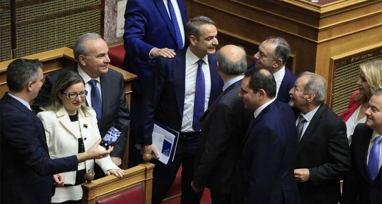 &Kappa;&upsilon;&rho;&iota;ά&kappa;&omicron;&sigmaf; &Mu;&eta;&tau;&sigma;&omicron;&tau;ά&kappa;&eta;&sigmaf;: &laquo;&Zeta;&epsilon;&sigma;&tau;&alpha;ί&nu;&epsilon;&iota;&raquo; &beta;ά&sigma;&eta; &kappa;&alpha;&iota; &beta;&omicron;&upsilon;&lambda;&epsilon;&upsilon;&tau;έ&sigmaf; &kappa;&alpha;&iota; &sigma;&upsilon;&nu;&tau;&eta;&rho;&epsilon;ί &tau;&omicron; &mu;έ&tau;&omega;&pi;&omicron; &mu;&epsilon; &tau;&omicron; &Pi;&Alpha;&Sigma;&Omicron;&Kappa;