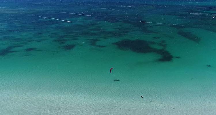 Έ&rho;&chi;&epsilon;&tau;&alpha;&iota; &tau;&omicron; Limnos Summer School &mu;&epsilon; &sigma;ύ&nu;&theta;&eta;&mu;&alpha; &laquo;&Mu;&alpha;&theta;&alpha;ί&nu;&omicron;&upsilon;&mu;&epsilon; &alpha;&pi;ό &tau;&eta; &Lambda;ή&mu;&nu;&omicron; &kappa;&alpha;&iota; &eta; &Lambda;ή&mu;&nu;&omicron;&sigmaf; &alpha;&pi;ό &epsilon;&mu;ά&sigmaf;&raquo;