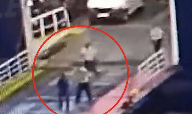 &Pi;&nu;&iota;&gamma;&mu;ό&sigmaf; &sigma;&tau;&omicron;&nu; &Pi;&epsilon;&iota;&rho;&alpha;&iota;ά: &Gamma;&iota;&alpha; &alpha;&nu;&theta;&rho;&omega;&pi;&omicron;&kappa;&tau;&omicron;&nu;ί&alpha; &alpha;&pi;ό &kappa;&omicron;&iota;&nu;&omicron;ύ &kappa;&alpha;&tau;&eta;&gamma;&omicron;&rho;&omicron;ύ&nu;&tau;&alpha;&iota; &omicron;&iota; &sigma;&upsilon;&lambda;&lambda;&eta;&phi;&theta;έ&nu;&tau;&epsilon;&sigmaf; - &Epsilon;ί&chi;&epsilon; &epsilon;&iota;&sigma;&iota;&tau;ή&rho;&iota;&omicron; &omicron; 36&chi;&rho;&omicron;&nu;&omicron;&sigmaf;