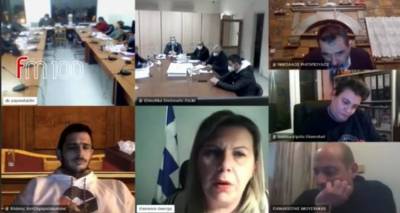 &Sigma;&chi;&omicron;&lambda;&iota;&kappa;ά &kappa;&tau;ή&rho;&iota;&alpha; &kappa;&alpha;&iota; &Rho;&omega;&mu;έ&iota;&kappa;&omicron;&sigmaf; &Gamma;&iota;&alpha;&lambda;ό&sigmaf; &laquo;&pi;&upsilon;&rho;&omicron;&delta;ό&tau;&eta;&sigma;&alpha;&nu;&raquo; &tau;&omicron; &Delta;&eta;&mu;&omicron;&tau;&iota;&kappa;ό &Sigma;&upsilon;&mu;&beta;&omicron;ύ&lambda;&iota;&omicron; (video)