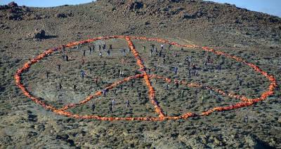 &Tau;&omicron; &sigma;ή&mu;&alpha; &tau;&eta;&sigmaf; &epsilon;&iota;&rho;ή&nu;&eta;&sigmaf; &sigma;&tau;&omicron;&nu; &lambda;ό&phi;&omicron; &tau;&eta;&sigmaf; &Lambda;έ&sigma;&beta;&omicron;&upsilon;