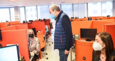 &Gamma;&rho;&alpha;&mu;&mu;ή 1555: &Rho;&epsilon;&kappa;ό&rho; &tau;&eta;&lambda;&epsilon;&phi;&omega;&nu;&eta;&mu;ά&tau;&omega;&nu; &sigma;&tau;&omicron;&nu; &nu;έ&omicron; &epsilon;&nu;&iota;&alpha;ί&omicron; &alpha;&rho;&iota;&theta;&mu;ό &epsilon;&xi;&upsilon;&pi;&eta;&rho;έ&tau;&eta;&sigma;&eta;&sigmaf; &pi;&omicron;&lambda;&iota;&tau;ώ&nu; &tau;&omicron;&upsilon; &upsilon;&pi;&omicron;&upsilon;&rho;&gamma;&epsilon;ί&omicron;&upsilon; &Epsilon;&rho;&gamma;&alpha;&sigma;ί&alpha;&sigmaf; -&Tau;&iota; &rho;&omega;&tau;&omicron;ύ&nu; &pi;&iota;&omicron; &sigma;&upsilon;&chi;&nu;ά