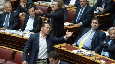&Pi;ύ&rho;&rho;&omicron;&sigmaf; &Delta;ή&mu;&alpha;&sigmaf;: &laquo;&Epsilon;ί&mu;&alpha;&iota; &sigma;&tau;&eta; &Beta;&omicron;&upsilon;&lambda;ή &gamma;&iota;&alpha; &nu;&alpha; &mu;&eta; &phi;&omicron;&beta;ά&tau;&alpha;&iota; &kappa;&alpha;&nu;έ&nu;&alpha;&sigmaf; &Epsilon;&lambda;&lambda;&eta;&nu;&alpha;&sigmaf;&raquo;