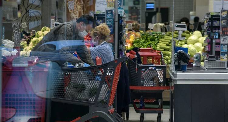 Αγίου Πνεύματος: Πώς θα λειτουργήσουν σήμερα σούπερ μάρκετ και καταστήματα