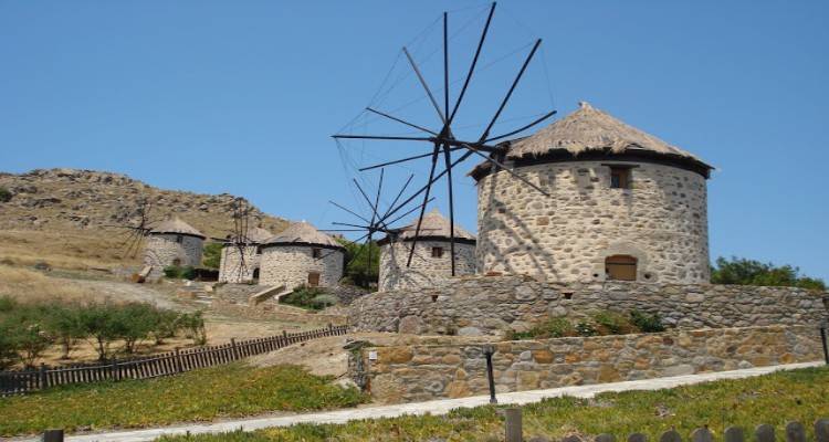 Ανεμόμυλοι Κοντιά, μια αρχιτεκτονική πολιτιστική κληρονομιά της Λήμνου από τα χρόνια της Φραγκοκρατίας