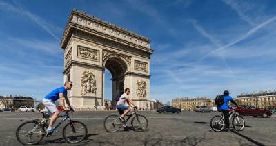 «Κοριοί, χειρότεροι και από βαμπίρ»: Συναγερμός στη Γαλλία -Γέμισε η χώρα, από τα νοσοκομεία ως τα σινεμά