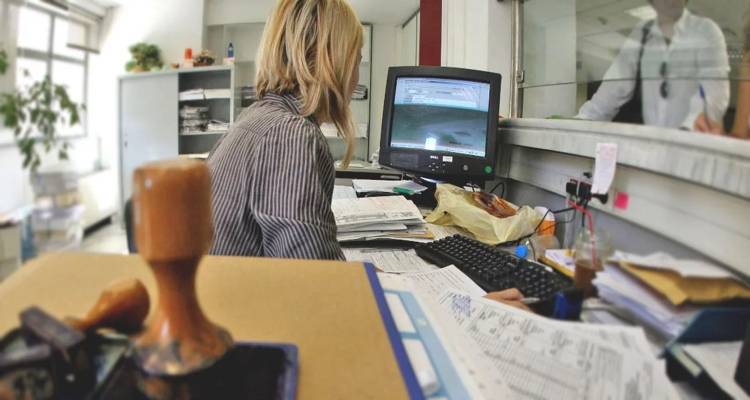 Έ&rho;&chi;&epsilon;&tau;&alpha;&iota; &eta; &kappa;&alpha;&theta;&omicron;&lambda;&iota;&kappa;ή &epsilon;&phi;&alpha;&rho;&mu;&omicron;&gamma;ή &tau;&eta;&sigmaf; &sigma;&tau;&omicron;&chi;&omicron;&theta;&epsilon;&sigma;ί&alpha;&sigmaf; &sigma;&epsilon; ό&lambda;&omicron; &tau;&omicron; &Delta;&eta;&mu;ό&sigma;&iota;&omicron; | &Tau;&iota; &iota;&sigma;&chi;ύ&epsilon;&iota; &gamma;&iota;&alpha; &tau;&omicron; &mu;&pi;ό&nu;&omicron;&upsilon;&sigmaf; &pi;&alpha;&rho;&alpha;&gamma;&omega;&gamma;&iota;&kappa;ό&tau;&eta;&tau;&alpha;&sigmaf;