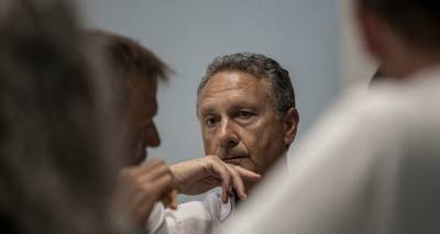 H ποίηση ως θέαμα και ως ακρόαμα