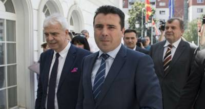 &Alpha;&nu;&alpha;&tau;&alpha;&rho;ά&xi;&epsilon;&iota;&sigmaf;&raquo; &sigma;&tau;&eta;&nu; &kappa;&upsilon;&beta;έ&rho;&nu;&eta;&sigma;&eta; &tau;&omega;&nu; &Sigma;&kappa;&omicron;&pi;ί&omega;&nu;: &Alpha;&pi;&omicron;&chi;&omega;&rho;&epsilon;ί &eta; &laquo;&Sigma;&upsilon;&mu;&mu;&alpha;&chi;ί&alpha; &tau;&omega;&nu; &Alpha;&lambda;&beta;&alpha;&nu;ώ&nu;&raquo;