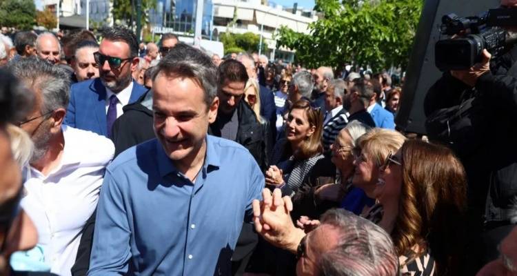 &Sigma;&tau;&eta;&nu; &pi;&rho;&omicron;&epsilon;&kappa;&lambda;&omicron;&gamma;&iota;&kappa;ή &mu;ά&chi;&eta; &rho;ί&chi;&nu;&epsilon;&tau;&alpha;&iota; &omicron; &Mu;&eta;&tau;&sigma;&omicron;&tau;ά&kappa;&eta;&sigmaf; -&Sigma;ή&mu;&epsilon;&rho;&alpha; &tau;&omicron; &pi;&rho;&omega;ί &sigma;&tau;&omicron; &Chi;&alpha;ϊ&delta;ά&rho;&iota;