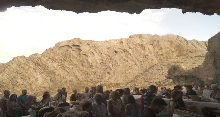 &Pi;&lambda;ή&theta;&omicron;&sigmaf; &pi;&iota;&sigma;&tau;ώ&nu; &kappa;&alpha;&iota; &phi;έ&tau;&omicron;&sigmaf; &sigma;&tau;&eta;&nu; &Pi;&alpha;&nu;&alpha;&gamma;&iota;ά &Kappa;&alpha;&kappa;&alpha;&beta;&iota;ώ&tau;&iota;&sigma;&sigma;&alpha; (photos)