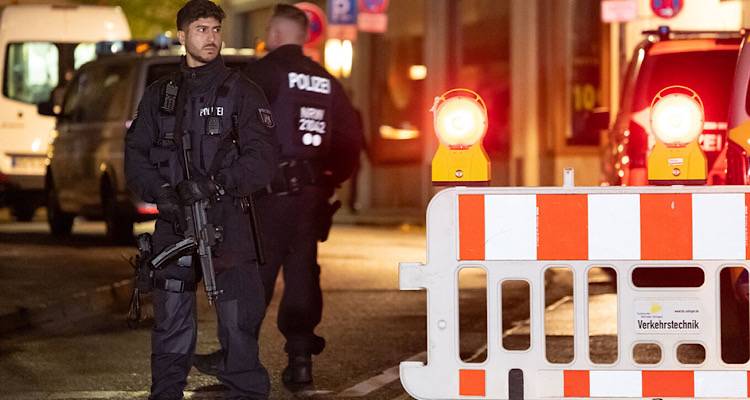 Τρομοκρατική επίθεση στη Γερμανία: Άφαντος ο άνδρας που σκότωσε 3 άτομα και τραυμάτισε άλλα 8 σε φεστιβάλ