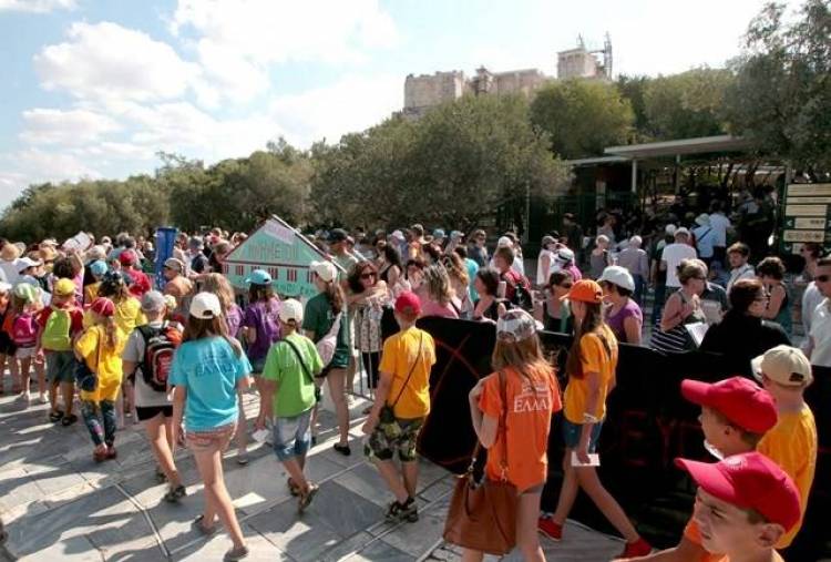 Σε υψηλά επίπεδα η τουριστική κίνηση τον Αύγουστο