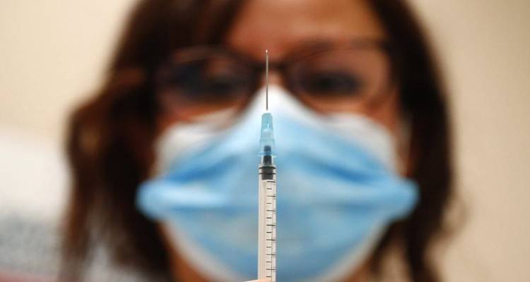 &Beta;&rho;&epsilon;&tau;&alpha;&nu;ί&alpha; &ndash; &Kappa;&omicron;&rho;&omicron;&nu;&omicron;ϊό&sigmaf;: &Epsilon;&xi;&epsilon;&tau;ά&zeta;&epsilon;&tau;&alpha;&iota; &tau;&omicron; &epsilon;&nu;&delta;&epsilon;&chi;ό&mu;&epsilon;&nu;&omicron; &alpha;&lambda;&lambda;&alpha;&gamma;ή&sigmaf; &tau;&eta;&sigmaf; &sigma;&tau;&rho;&alpha;&tau;&eta;&gamma;&iota;&kappa;ή&sigmaf; &tau;&omicron;&upsilon; &epsilon;&mu;&beta;&omicron;&lambda;&iota;&alpha;&sigma;&mu;&omicron;ύ