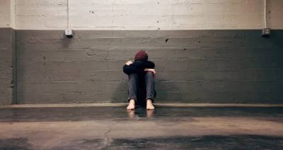 &Lambda;ά&rho;&iota;&sigma;&alpha;: &Alpha;&nu;ή&lambda;&iota;&kappa;&omicron;&sigmaf; &laquo;&nu;&omicron;&nu;ό&sigmaf;&raquo; &alpha;&nu;ά&gamma;&kappa;&alpha;&zeta;&epsilon; ά&lambda;&lambda;&omicron;&nu; &alpha;&nu;ή&lambda;&iota;&kappa;&omicron; &nu;&alpha; &kappa;&lambda;έ&beta;&epsilon;&iota; &tau;&omicron;&upsilon;&sigmaf; &gamma;&omicron;&nu;&epsilon;ί&sigmaf; &tau;&omicron;&upsilon;