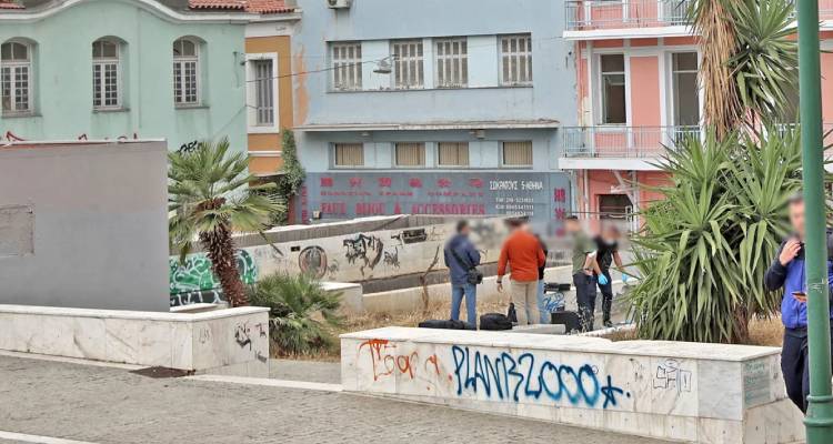 Έ&gamma;&kappa;&lambda;&eta;&mu;&alpha; &sigma;&tau;&eta; &Beta;&alpha;&rho;&beta;ά&kappa;&epsilon;&iota;&omicron;: &Sigma;ύ&nu;&tau;&rho;&omicron;&phi;&omicron;&sigmaf; &tau;&eta;&sigmaf; &gamma;&upsilon;&nu;&alpha;ί&kappa;&alpha;&sigmaf; &omicron; &delta;&omicron;&lambda;&omicron;&phi;ό&nu;&omicron;&sigmaf;, &tau;&eta;&nu; &kappa;&alpha;&tau;&alpha;&kappa;&rho;&epsilon;&omicron;ύ&rho;&gamma;&eta;&sigma;&epsilon; | &Tau;&alpha; &nu;έ&alpha; &sigma;&tau;&omicron;&iota;&chi;&epsilon;ί&alpha;
