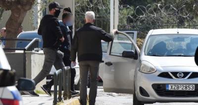 &Eta;&lambda;&iota;&omicron;ύ&pi;&omicron;&lambda;&eta;: &Alpha;&pi;&omicron;&lambda;&omicron;&gamma;&epsilon;ί&tau;&alpha;&iota; &sigma;ή&mu;&epsilon;&rho;&alpha; &gamma;&iota;&alpha; 5 &beta;&iota;&alpha;&sigma;&mu;&omicron;ύ&sigmaf; &alpha;&nu;&eta;&lambda;ί&kappa;&omega;&nu; &omicron; &pi;&rho;&omicron;&pi;&omicron;&nu;&eta;&tau;ή&sigmaf; &Tau;ά&epsilon; &Kappa;&beta;&omicron;&nu; &Nu;&tau;&omicron; | &Nu;έ&epsilon;&sigmaf; &mu;&alpha;&rho;&tau;&upsilon;&rho;ί&epsilon;&sigmaf;-&sigma;&omicron;&kappa;