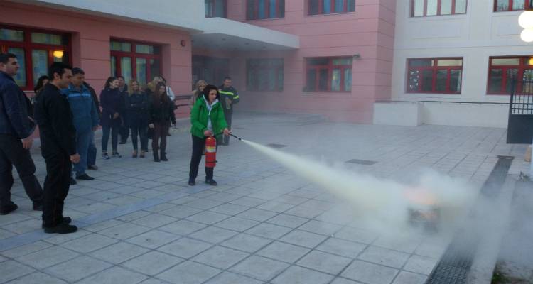 Σεμινάριο για πυρόσβεση και σεισμούς στο 2ο Δημοτικό Σχολείο Μύρινας (photos)