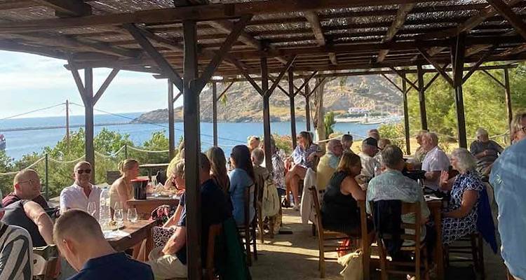 &Xi;&epsilon;&kappa;ί&nu;&eta;&sigma;&alpha;&nu; &omicron;&iota; &xi;&epsilon;&nu;&alpha;&gamma;ή&sigma;&epsilon;&iota;&sigmaf; &kappa;&alpha;&iota; &omicron;&iota; &gamma;&epsilon;&upsilon;&sigma;&iota;&gamma;&nu;&omega;&sigma;ί&epsilon;&sigmaf; &sigma;&tau;&omicron; Limnos Wines