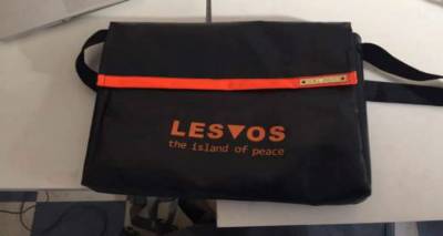 Έτοιμες οι πρώτες μεταποιημένες τσάντες από σωσίβια μεταναστών