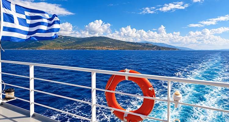&Epsilon;&lambda;&lambda;&eta;&nu;&iota;&kappa;ή &alpha;&kappa;&tau;&omicron;&pi;&lambda;&omicron;ΐ&alpha;: &Alpha;&pi;&omicron;&chi;&omega;&rho;&omicron;ύ&nu; &tau;&alpha; &pi;&lambda;&omicron;ί&alpha; &mu;&iota;&alpha;&sigmaf; ά&lambda;&lambda;&eta;&sigmaf; &epsilon;&pi;&omicron;&chi;ή&sigmaf; | &Tau;&omicron; &laquo;&Lambda;&epsilon;&upsilon;&kappa;ά Ό&rho;&eta;&raquo; &omicron;&lambda;&omicron;&kappa;&lambda;ή&rho;&omega;&sigma;&epsilon; &tau;&omicron; &tau;&epsilon;&lambda;&epsilon;&upsilon;&tau;&alpha;ί&omicron; &tau;&omicron;&upsilon; &mu;&pi;ά&rho;&kappa;&omicron; &mu;&epsilon;&tau;ά &alpha;&pi;ό 28 &chi;&rho;ό&nu;&iota;&alpha;