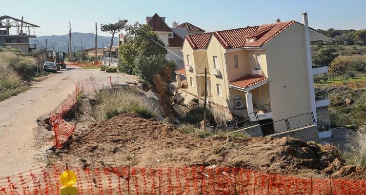 &Nu;έ&omicron;&sigmaf; &Beta;&omicron;&upsilon;&tau;&zeta;ά&sigmaf;: &Epsilon;&gamma;&kappa;&alpha;&tau;&alpha;&lambda;&epsilon;ί&pi;&omicron;&upsilon;&nu; &tau;&alpha; &sigma;&pi;ί&tau;&iota;&alpha; &tau;&omicron;&upsilon;&sigmaf; &lambda;ό&gamma;&omega; &tau;&eta;&sigmaf; &kappa;&alpha;&theta;ί&zeta;&eta;&sigma;&eta;&sigmaf;