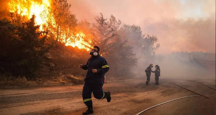 &Phi;&omega;&tau;&iota;έ&sigmaf;: &Sigma;&upsilon;&nu;&omicron;&lambda;&iota;&kappa;ά 39 &delta;&alpha;&sigma;&iota;&kappa;έ&sigmaf; &pi;&upsilon;&rho;&kappa;&alpha;&gamma;&iota;έ&sigmaf; &epsilon;&kappa;&delta;&eta;&lambda;ώ&theta;&eta;&kappa;&alpha;&nu; &tau;&omicron; &tau;&epsilon;&lambda;&epsilon;&upsilon;&tau;&alpha;ί&omicron; 24&omega;&rho;&omicron; &sigma;&tau;&eta; &chi;ώ&rho;&alpha;