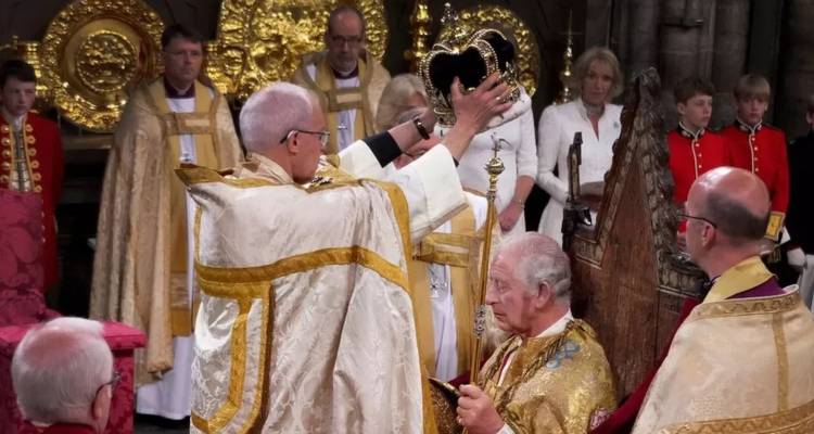 &Pi;ά&nu;&omega; &alpha;&pi;ό 18 &epsilon;&kappa;&alpha;&tau;&omicron;&mu;&mu;ύ&rho;&iota;&alpha; &tau;&eta;&lambda;&epsilon;&theta;&epsilon;&alpha;&tau;έ&sigmaf;  &pi;&alpha;&rho;&alpha;&kappa;&omicron;&lambda;&omicron;ύ&theta;&eta;&sigma;&alpha;&nu; &tau;&eta; &sigma;&tau;έ&psi;&eta; &tau;&omicron;&upsilon; &beta;&alpha;&sigma;&iota;&lambda;&iota;ά &Kappa;&alpha;&rho;ό&lambda;&omicron;&upsilon; &Gamma;&rsquo; &sigma;&tau;&omicron; &Eta;&nu;&omega;&mu;έ&nu;&omicron; &Beta;&alpha;&sigma;ί&lambda;&epsilon;&iota;&omicron;