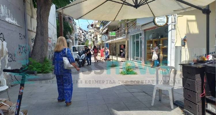&Theta;&epsilon;&sigma;&sigma;&alpha;&lambda;&omicron;&nu;ί&kappa;&eta;: &Nu;&epsilon;&alpha;&rho;ό&sigmaf; έ&pi;&epsilon;&sigma;&epsilon; &alpha;&pi;ό &mu;&pi;&alpha;&lambda;&kappa;ό&nu;&iota; &tau;&rho;ί&tau;&omicron;&upsilon; &omicron;&rho;ό&phi;&omicron;&upsilon; &sigma;&tau;&eta;&nu; &Kappa;&alpha;&lambda;&alpha;&mu;&alpha;&rho;&iota;ά