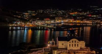 &Phi;&omega;&tau;&omicron;: &Delta;&eta;&mu;ή&tau;&rho;&eta;&sigmaf; &Epsilon;&lambda;&epsilon;&upsilon;&theta;&epsilon;&rho;ά&kappa;&eta;&sigmaf; 